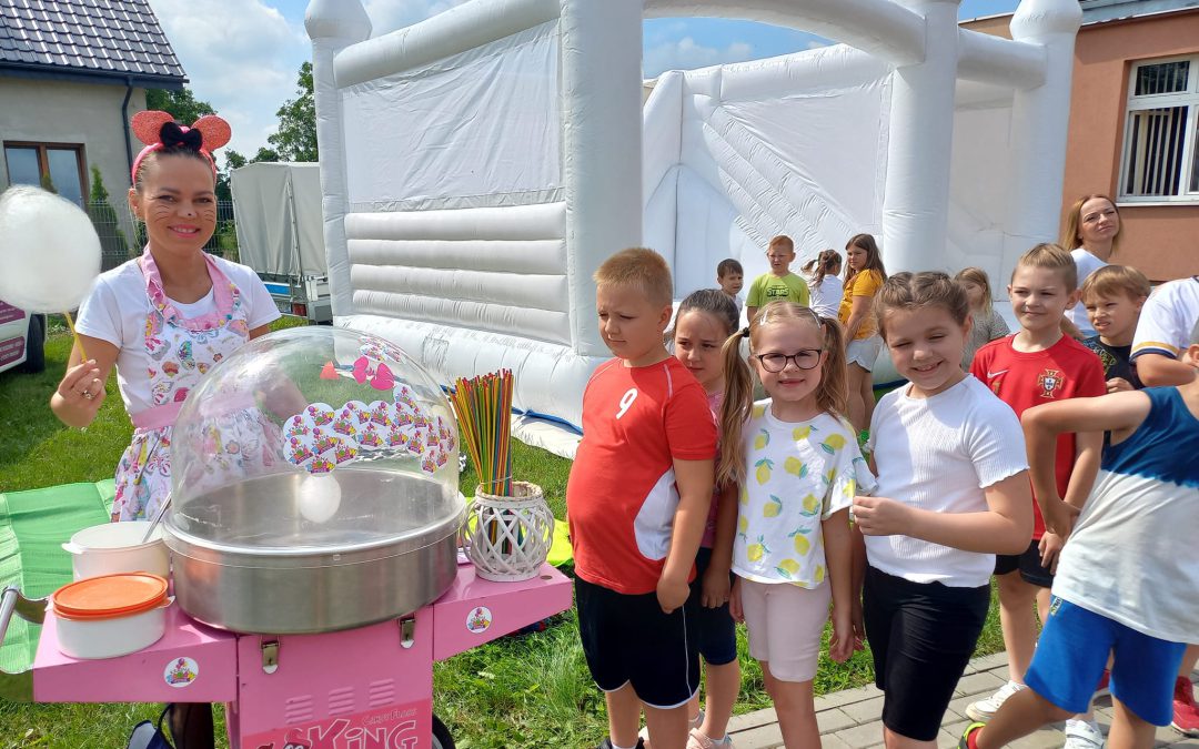 Szkolny festyn z okazji obchodów Dnia Dziecka