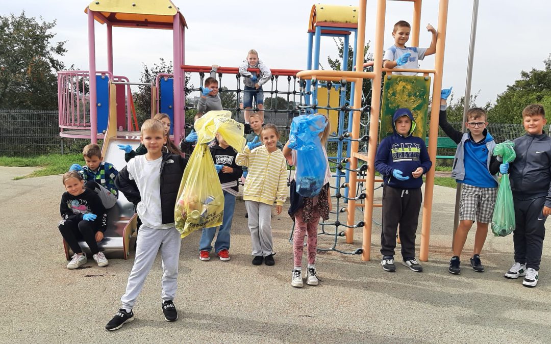 Udział klasy 3a w akcji „Sprzątanie świata”